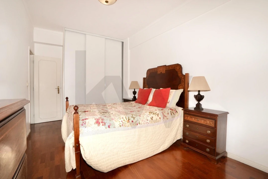 Apartamento T3 para Arrendamento em Carnaxide e Queijas Foto 12