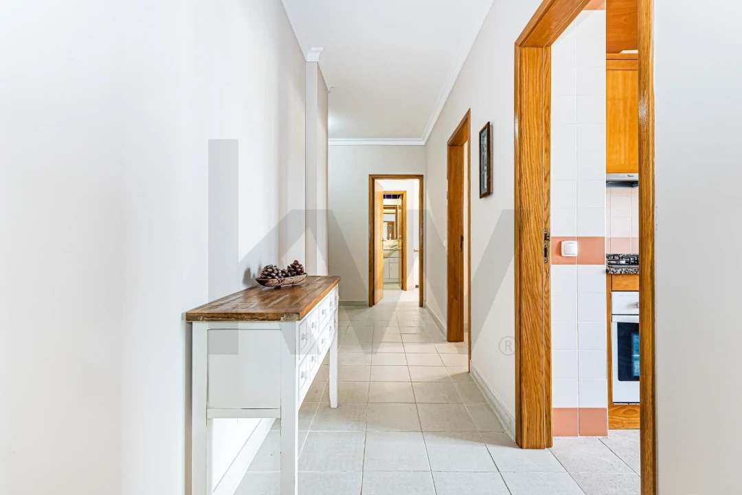 Apartamento T2 para Arrendamento em Guia Foto 12