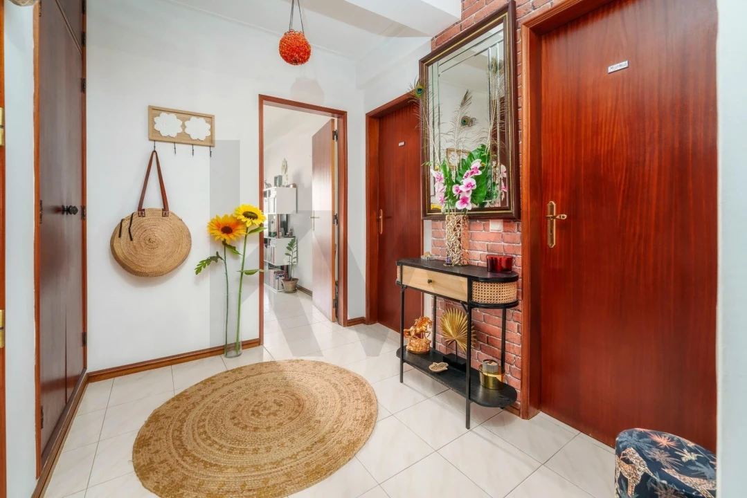 Apartamento T2 para Venda em Quelfes Foto 17