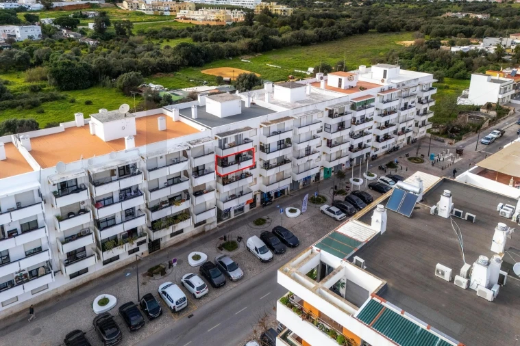 Apartamento T2 para Venda em Quelfes Foto 22