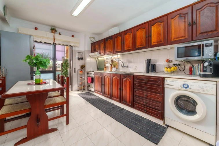 Apartamento T2 para Venda em Quelfes Foto 1