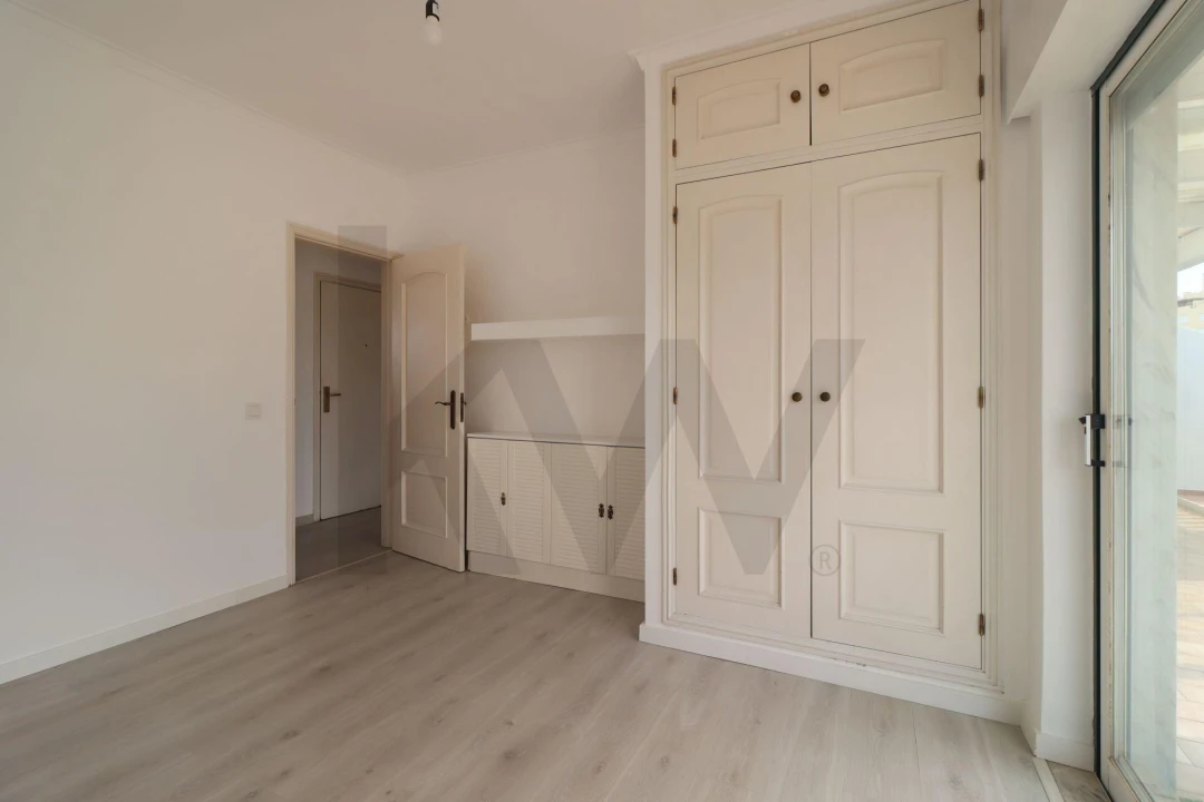 Apartamento T2 para Venda em Faro (Sé e São Pedro) Foto 11