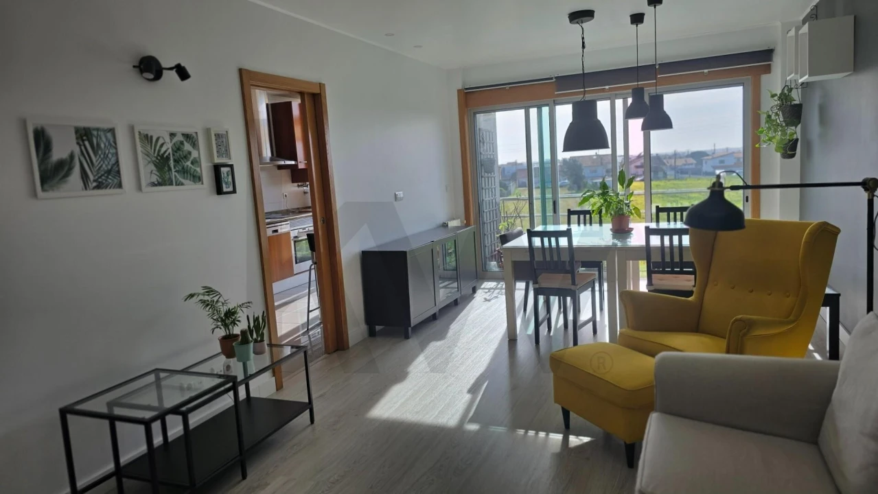 Apartamento T2 para Arrendamento em São Bernardo Foto 9