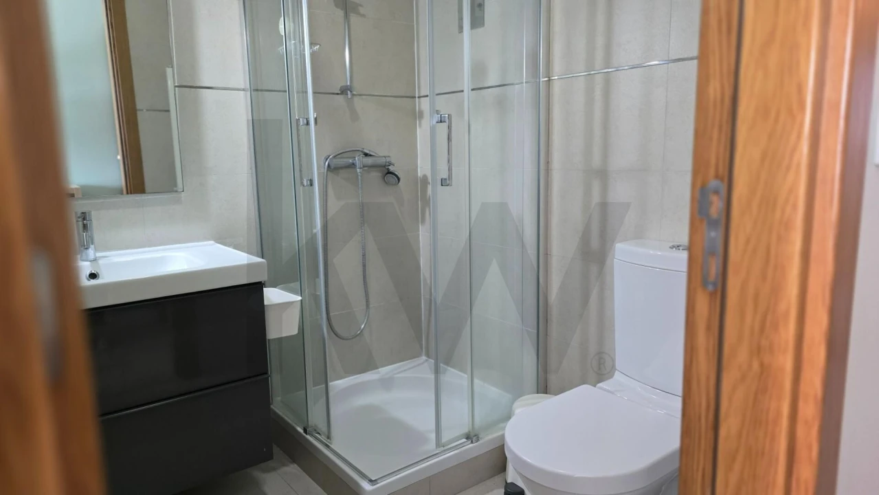 Apartamento T2 para Arrendamento em São Bernardo Foto 24