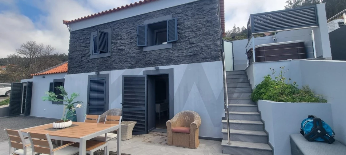 Moradia T1 para Venda em Arco da Calheta Foto 3