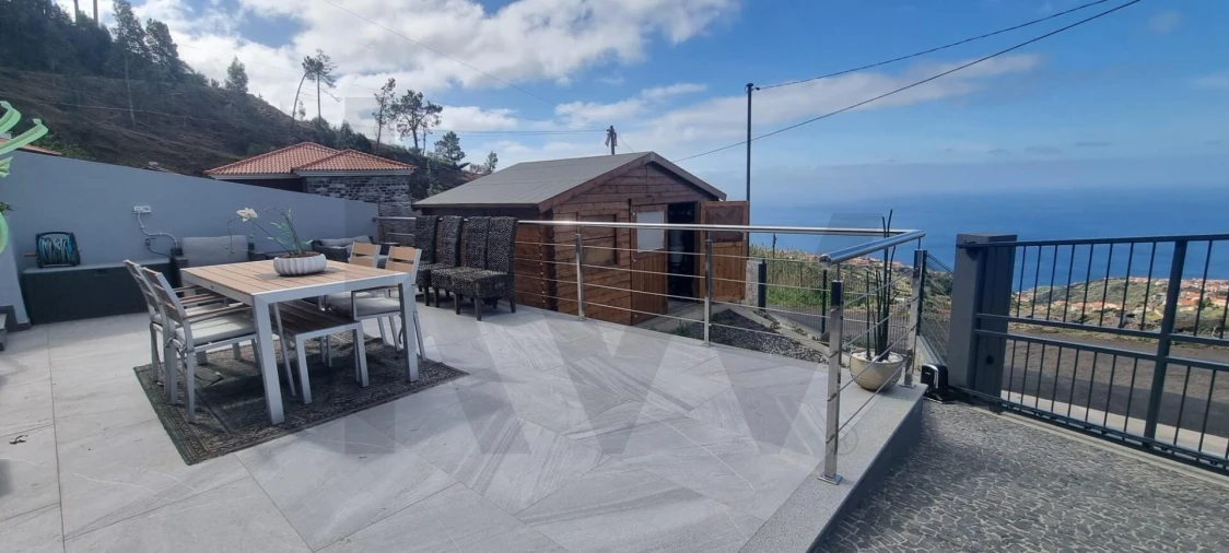 Moradia T1 para Venda em Arco da Calheta Foto 4