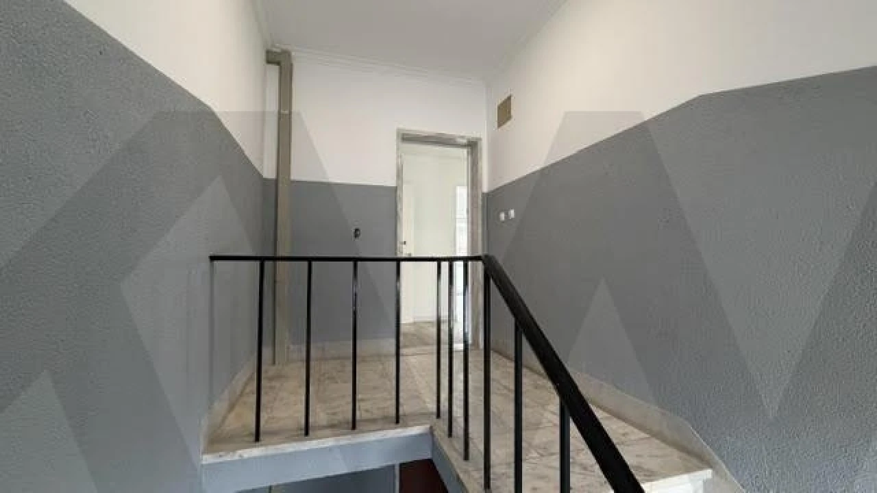 Apartamento T2 para Arrendamento em Porto Salvo Foto 3