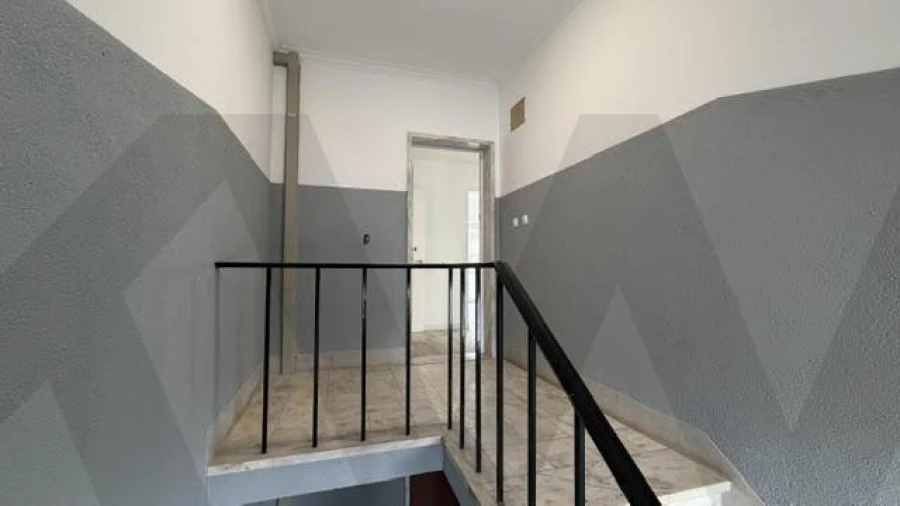 Apartamento T2 para Arrendamento em Porto Salvo Foto 3