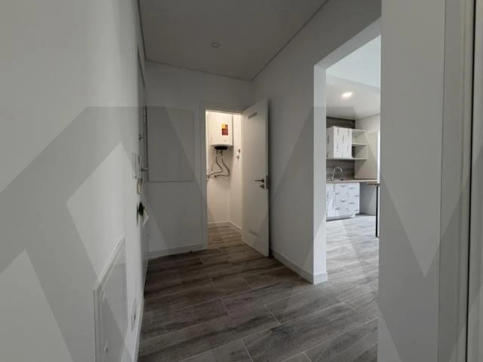 Apartamento T2 para Arrendamento em Porto Salvo Foto 5