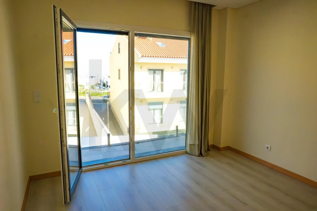 Moradia T3 para Venda em Pontinha e Famões Foto 39