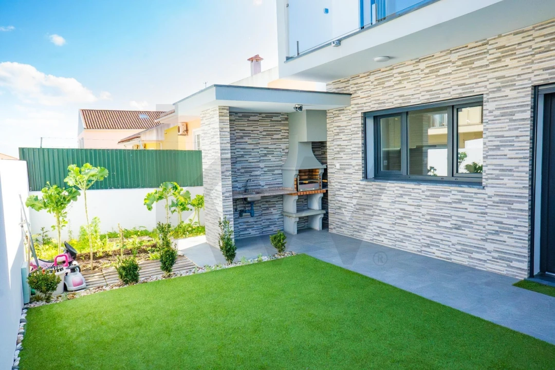 Moradia T3 para Venda em Pontinha e Famões Foto 45