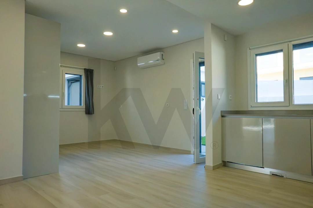 Moradia T3 para Venda em Pontinha e Famões Foto 21