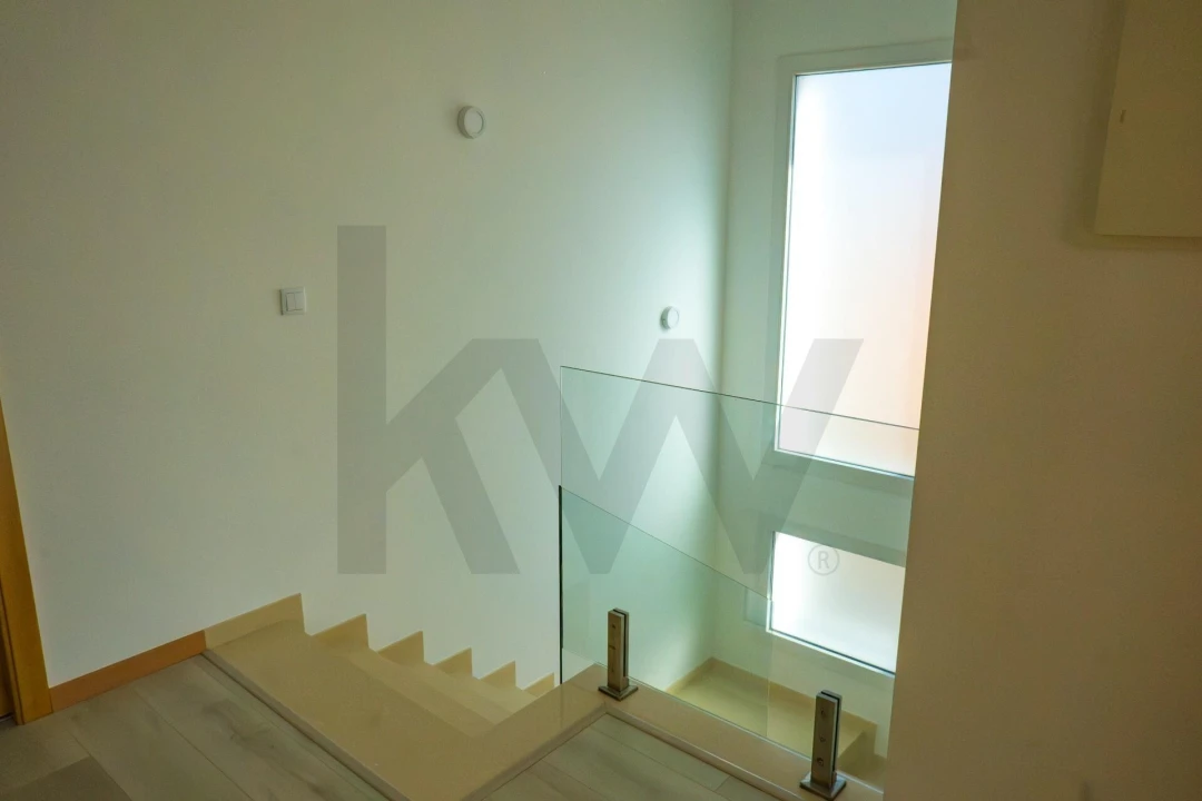 Moradia T3 para Venda em Pontinha e Famões Foto 25