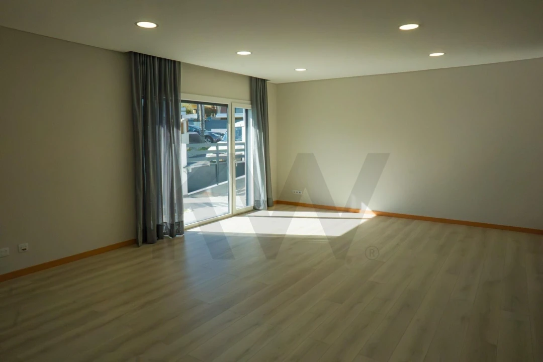 Moradia T3 para Venda em Pontinha e Famões Foto 11