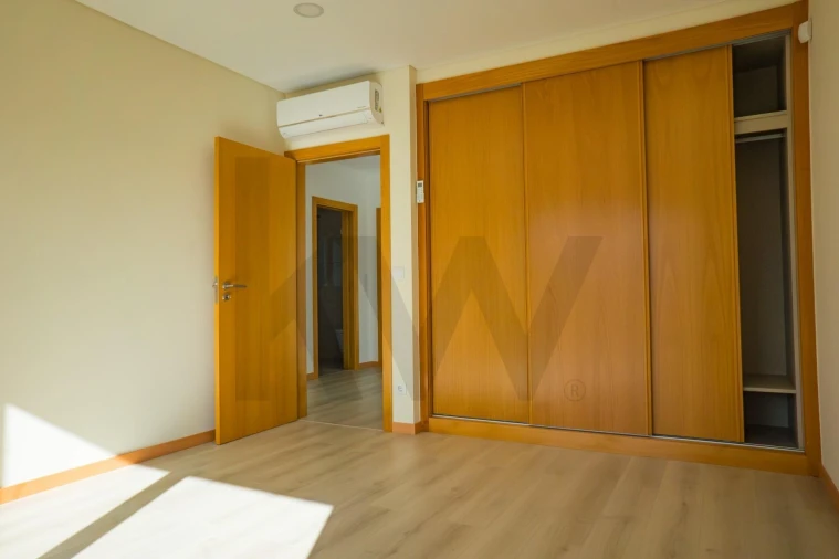 Moradia T3 para Venda em Pontinha e Famões Foto 27