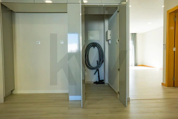 Moradia T3 para Venda em Pontinha e Famões Foto 20