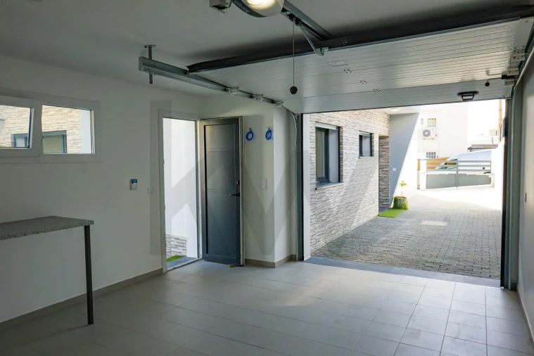 Moradia T3 para Venda em Pontinha e Famões Foto 51