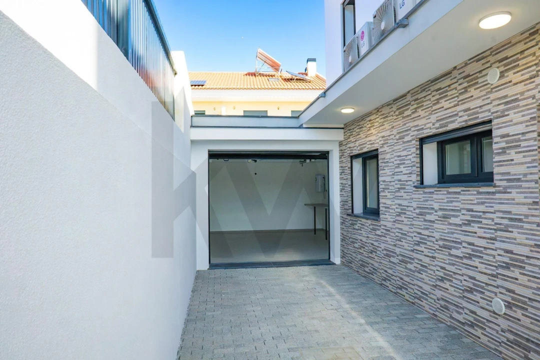 Moradia T3 para Venda em Pontinha e Famões Foto 50