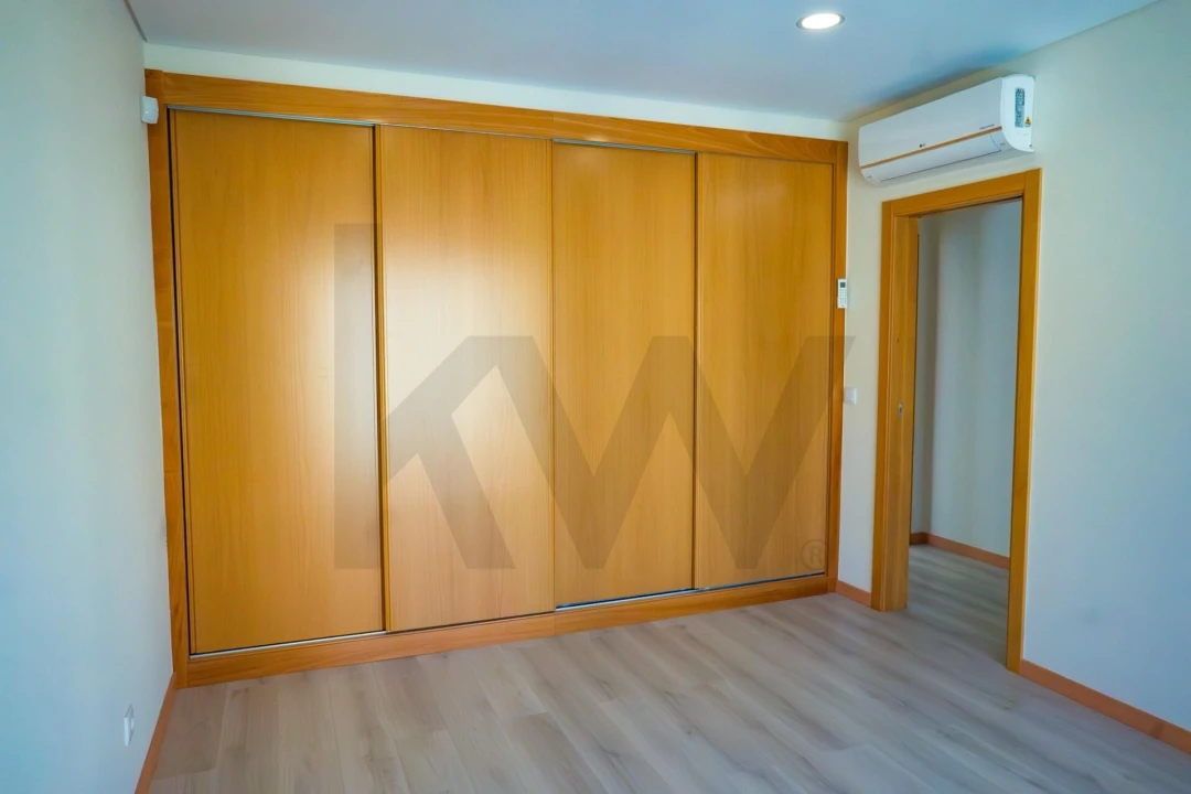 Moradia T3 para Venda em Pontinha e Famões Foto 40