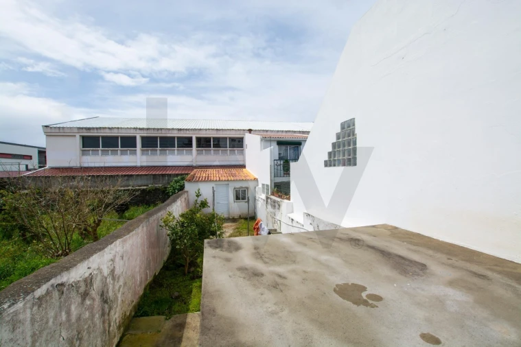 Moradia T5 para Venda em Ponta Delgada (São Pedro) Foto 24