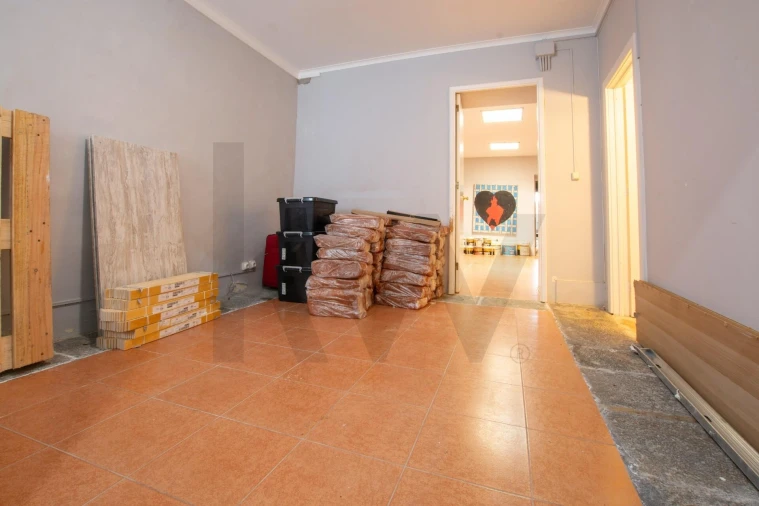 Moradia T5 para Venda em Ponta Delgada (São Pedro) Foto 4