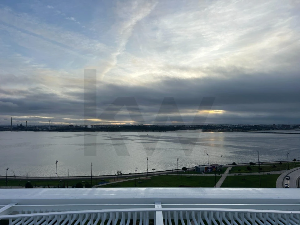 Apartamento T2 para Arrendamento em Alto do Seixalinho, Santo André e Verderena Foto 26