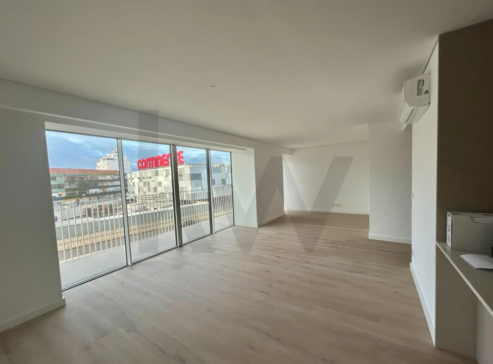 Apartamento T2 para Arrendamento em Alto do Seixalinho, Santo André e Verderena Foto 11