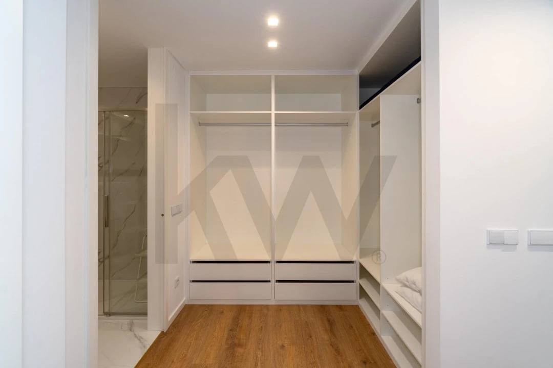 Apartamento T4 para Venda em Olhão Foto 27