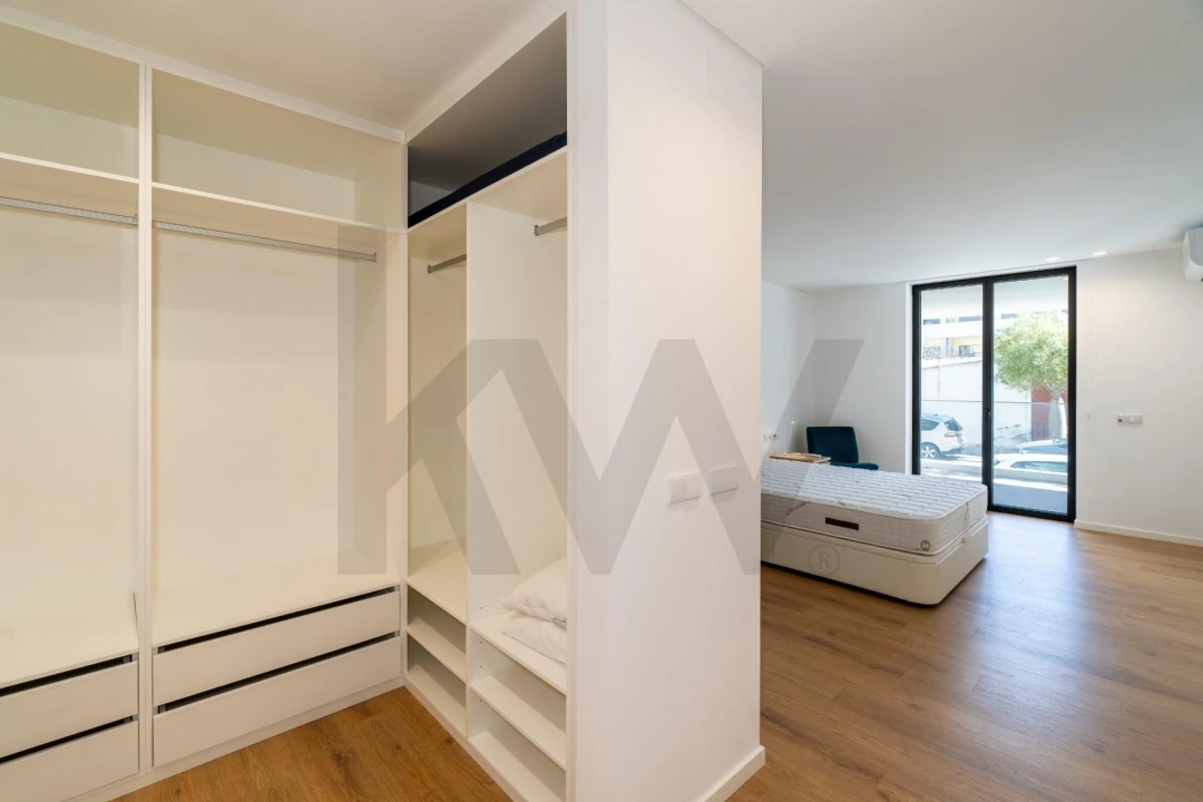 Apartamento T4 para Venda em Olhão Foto 32