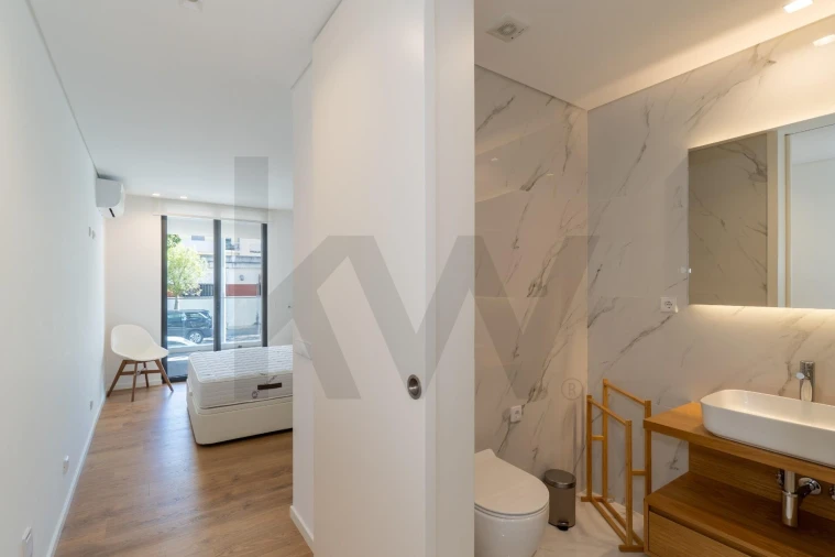 Apartamento T4 para Venda em Olhão Foto 23