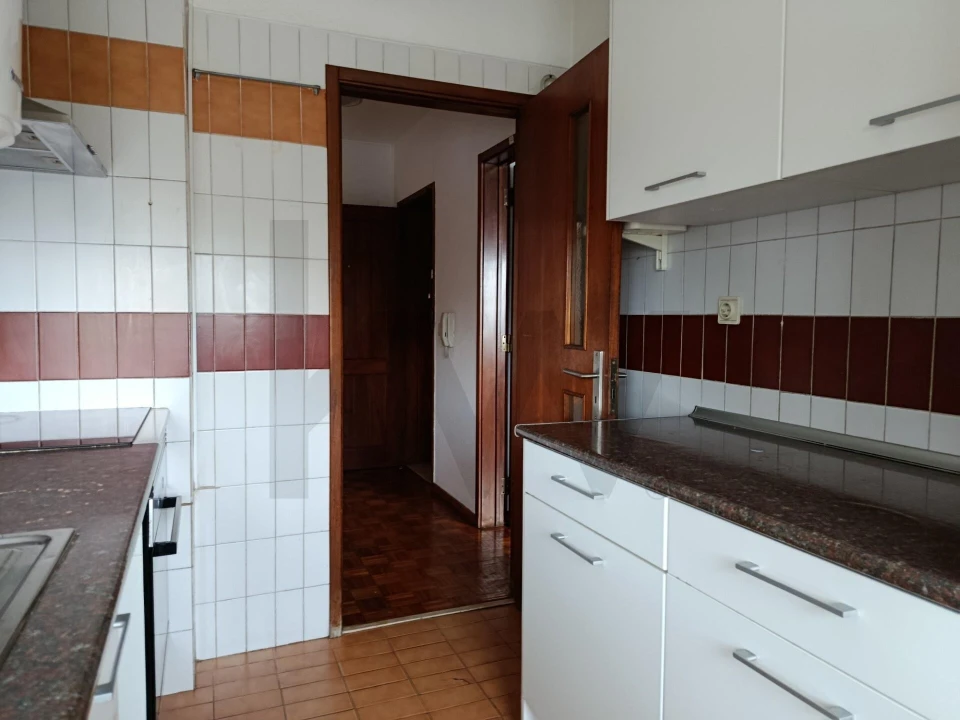 Apartamento T3 para Arrendamento em Lumiar Foto 2