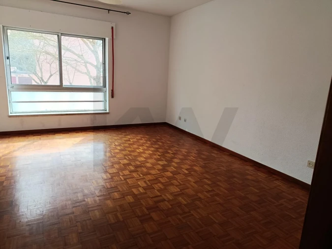 Apartamento T3 para Arrendamento em Lumiar Foto 8