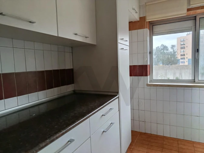 Apartamento T3 para Arrendamento em Lumiar Foto 3