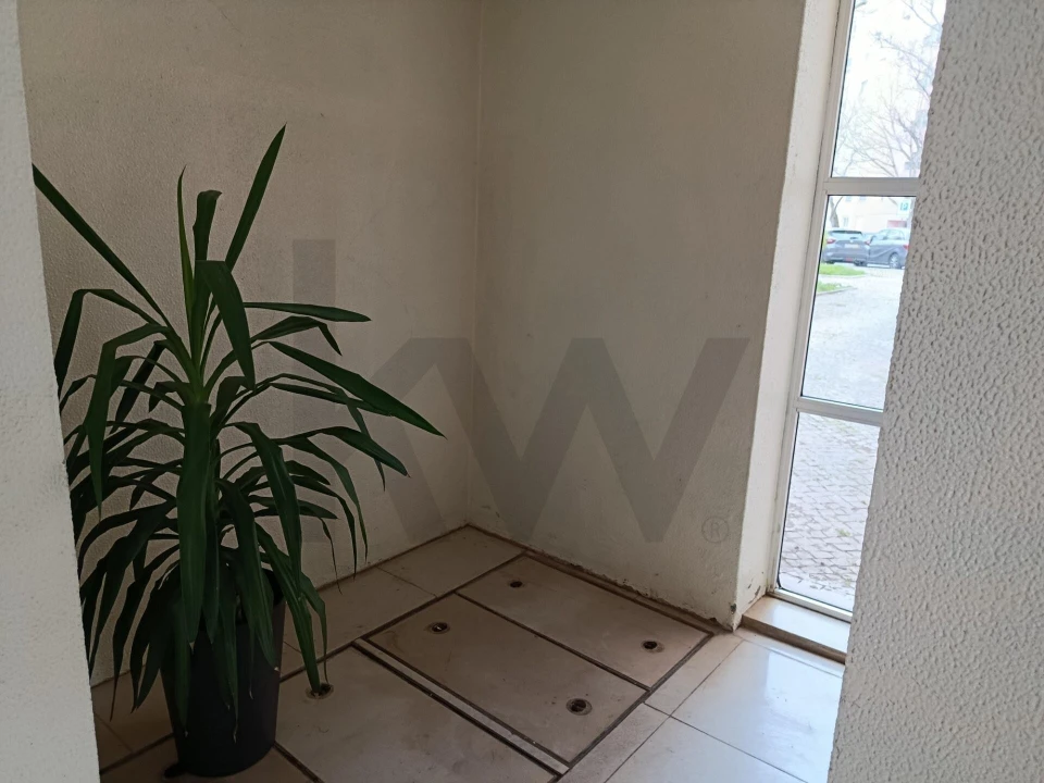 Apartamento T3 para Arrendamento em Lumiar Foto 15