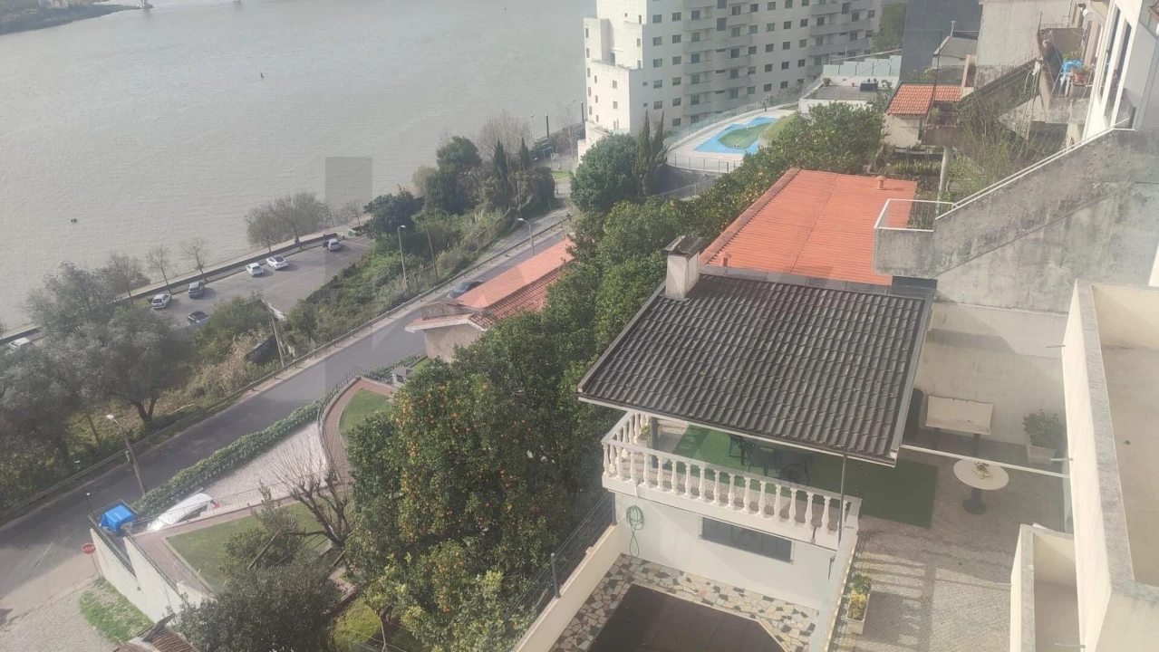 Prédio para Venda em Gondomar (São Cosme), Valbom e Jovim Foto 11