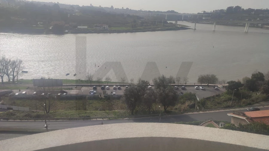 Prédio para Venda em Gondomar (São Cosme), Valbom e Jovim Foto 9