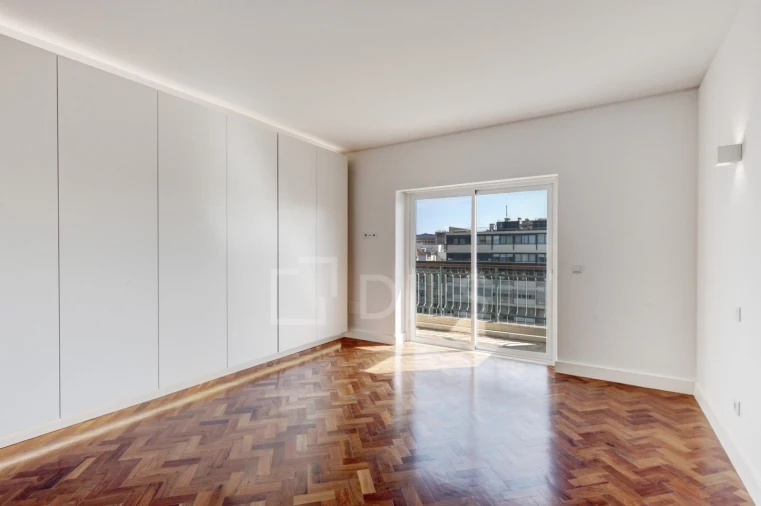 Apartamento T4 para Venda em Avenidas Novas Foto 10
