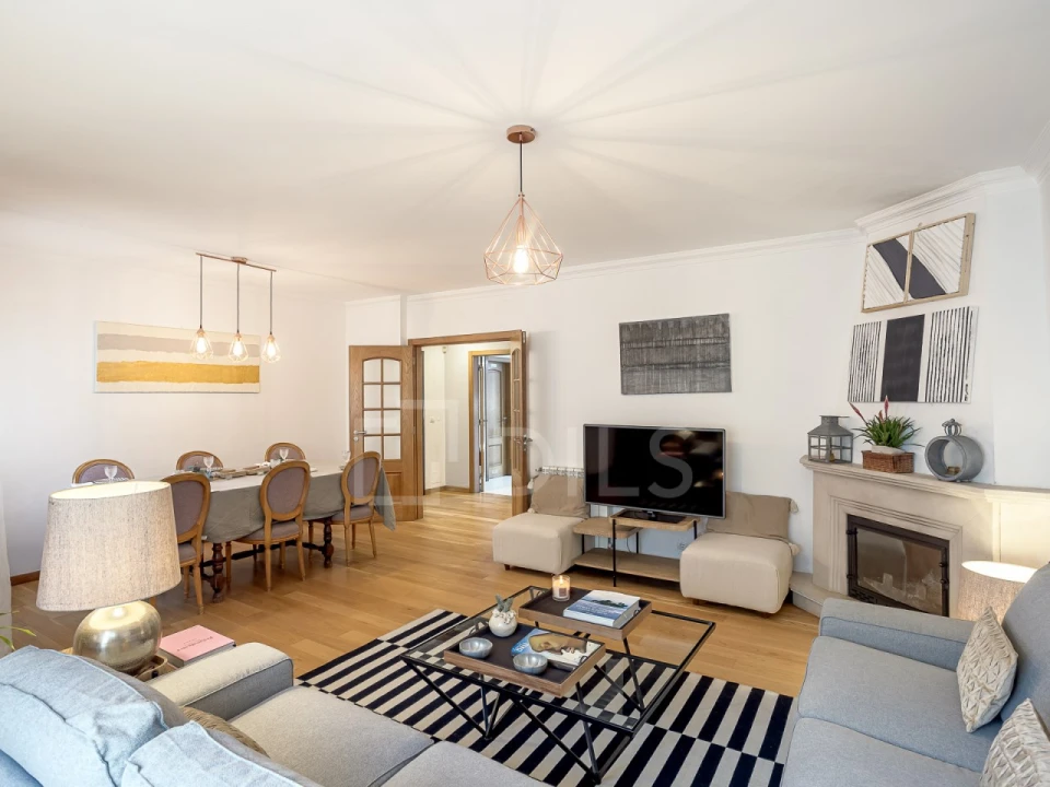 Moradia T4 para Venda em Alcabideche Foto 19