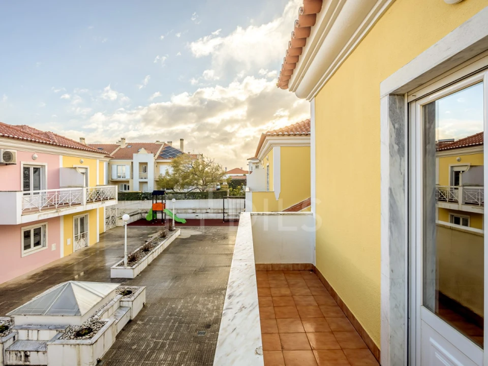 Moradia T4 para Venda em Alcabideche Foto 29