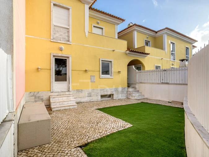 Moradia T4 para Venda em Alcabideche Foto 16