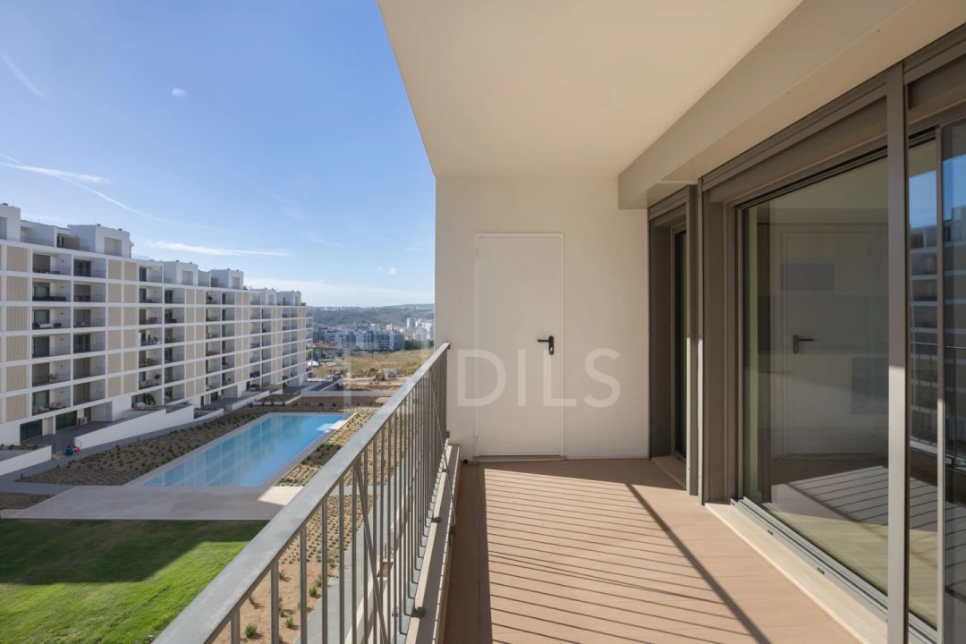 Apartamento T4 para Venda em Santo António dos Cavaleiros e Frielas Foto 1