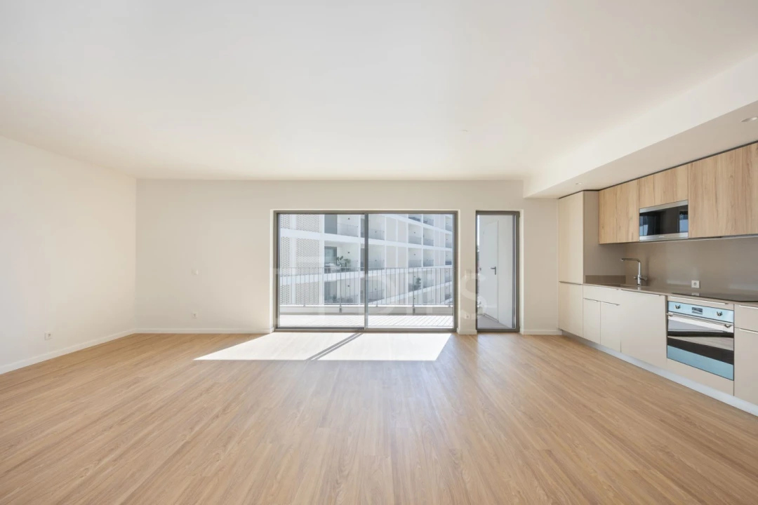 Apartamento T4 para Venda em Santo António dos Cavaleiros e Frielas Foto 4