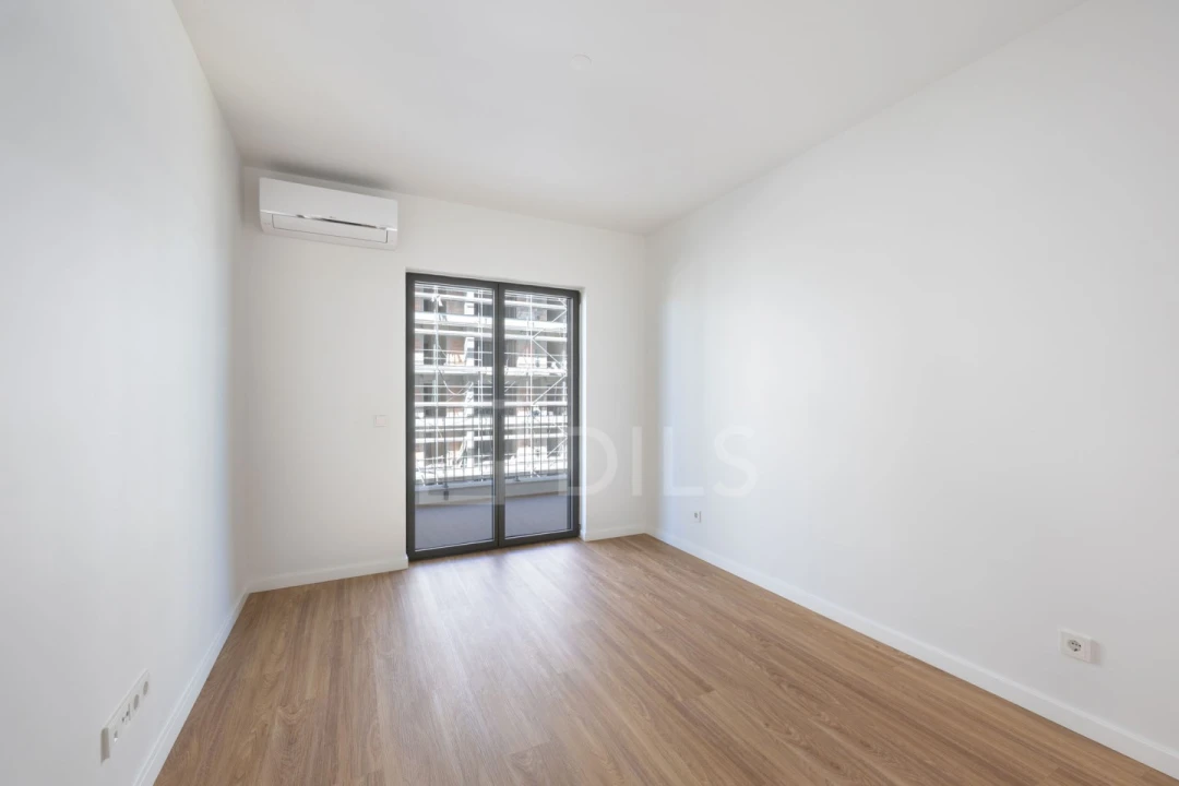 Apartamento T4 para Venda em Santo António dos Cavaleiros e Frielas Foto 11