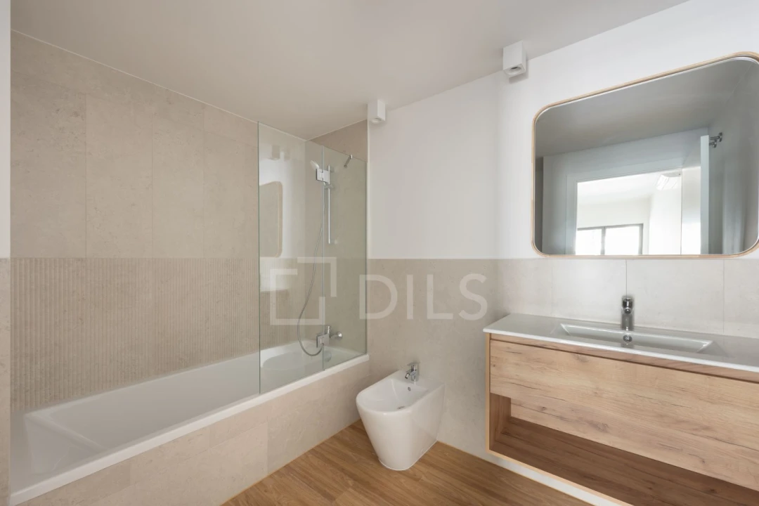 Apartamento T4 para Venda em Santo António dos Cavaleiros e Frielas Foto 15