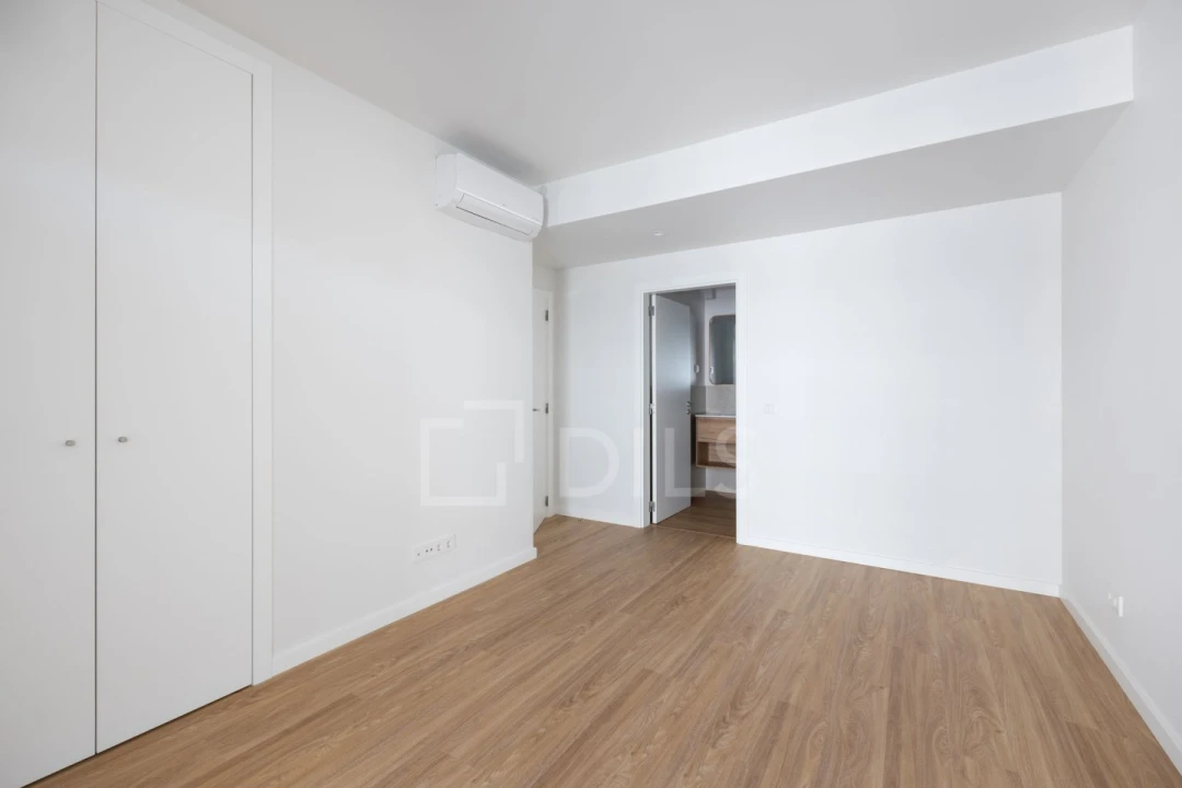 Apartamento T4 para Venda em Santo António dos Cavaleiros e Frielas Foto 22