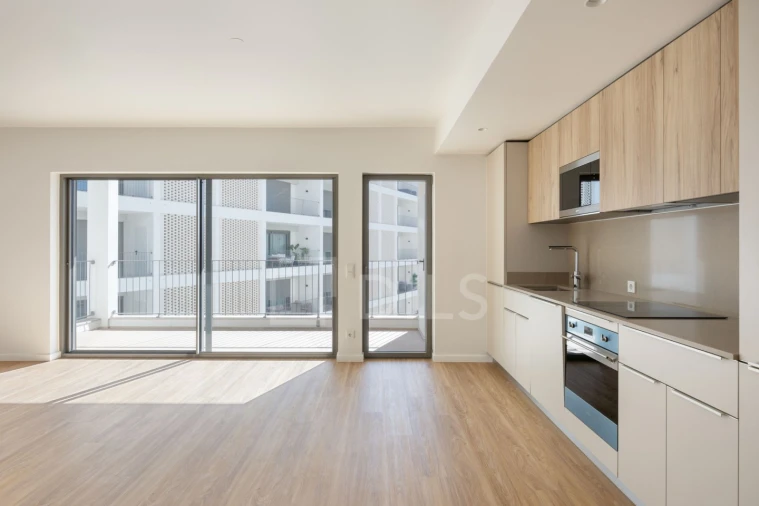 Apartamento T4 para Venda em Santo António dos Cavaleiros e Frielas Foto 6