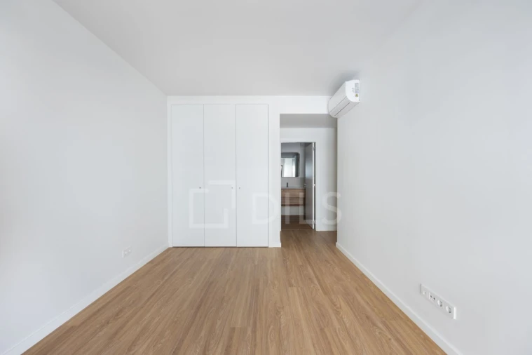 Apartamento T4 para Venda em Santo António dos Cavaleiros e Frielas Foto 14