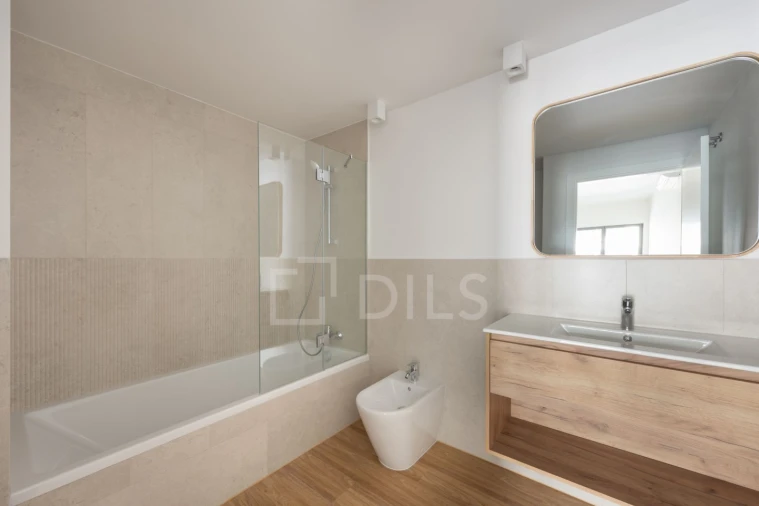 Apartamento T4 para Venda em Santo António dos Cavaleiros e Frielas Foto 15