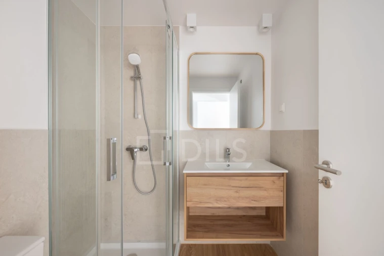 Apartamento T4 para Venda em Santo António dos Cavaleiros e Frielas Foto 17