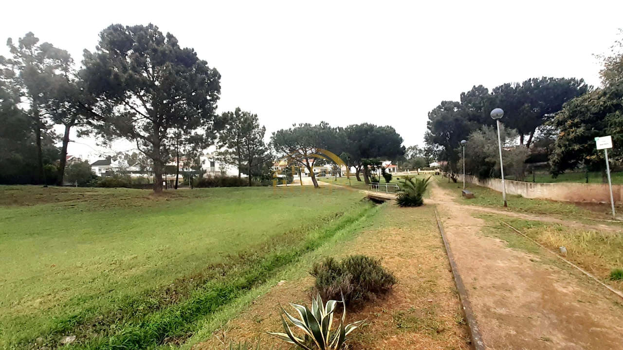 Moradia T3 para Venda em Sesimbra (Castelo) Foto 36